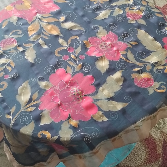 FREE with Reg Purchase Floral Scarf - Picture 1 of 2